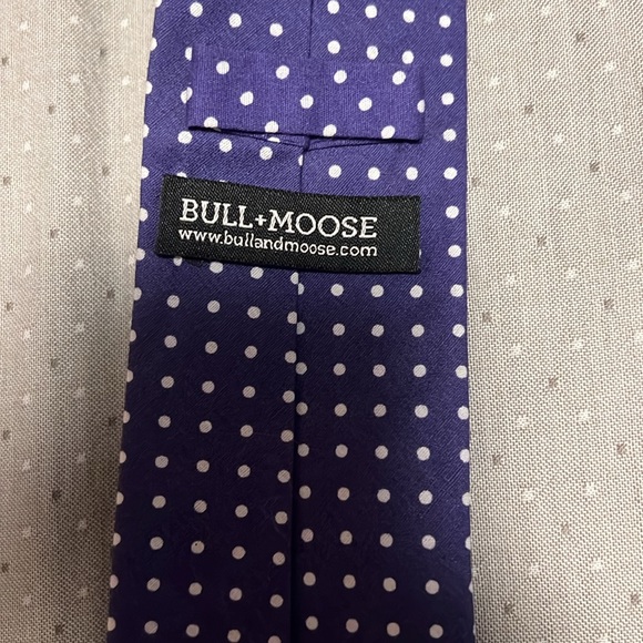 Like new Perry winkle purple poka dot 2.75 wise Bull&Moose cotton Neck Tie - Picture 2 of 4